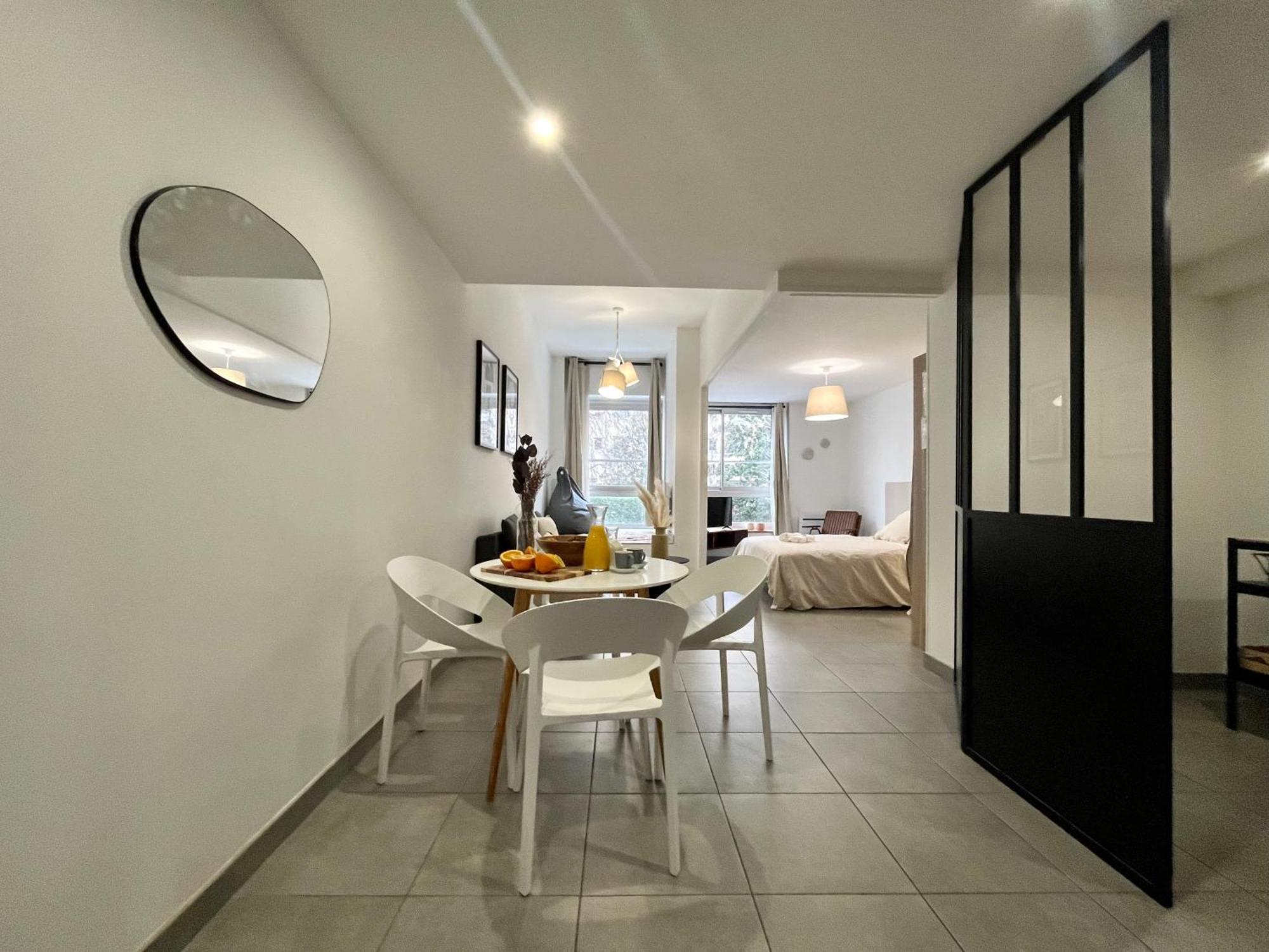 Suite Danbury Lyon Kültér fotó